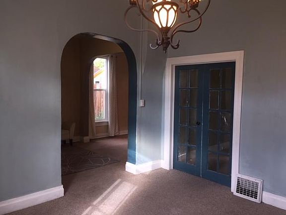5th image of 717 S Park St