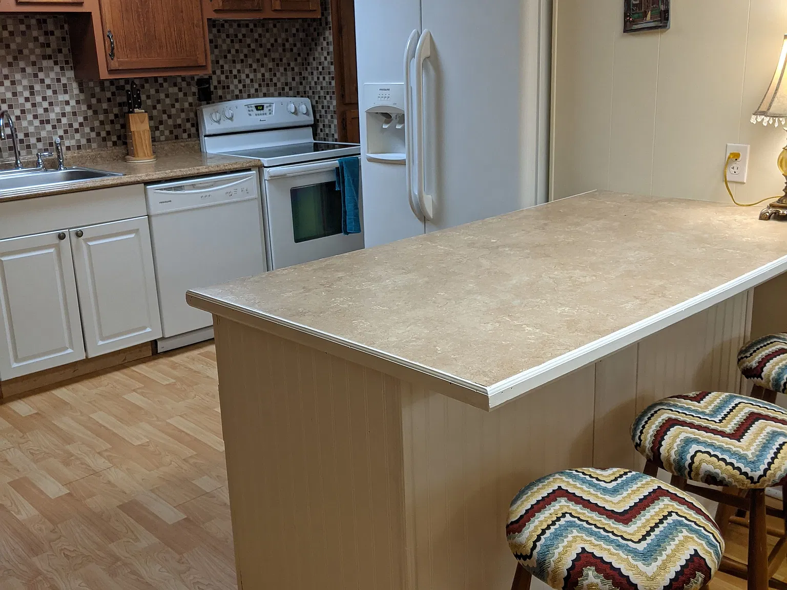 2 bed, 1600 sqft, $1,600 — Photo 2