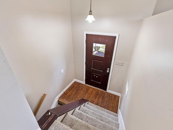 3rd image of 330 Oak Hill Dr