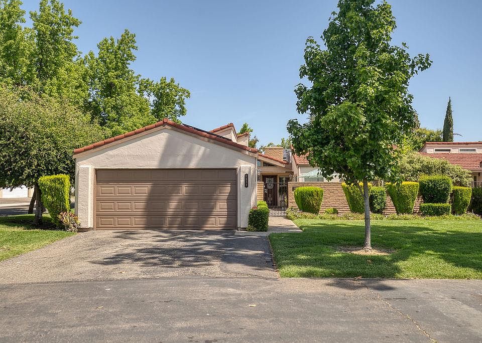 1st image of 1834 Venetian Dr