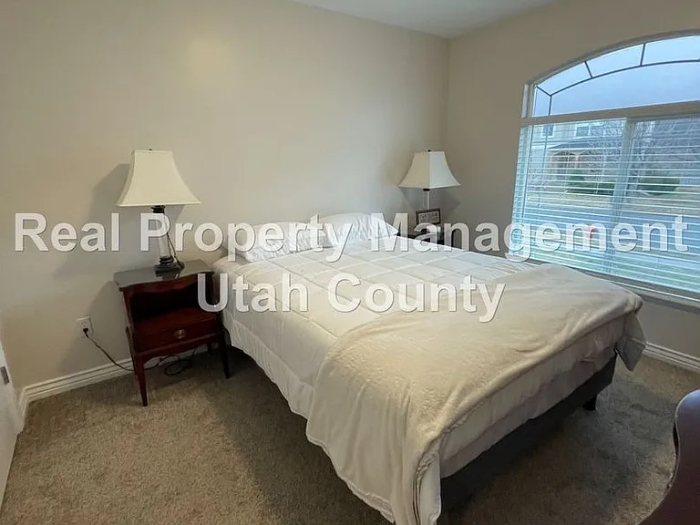3347 E Kennekuk Ln — Photo 9