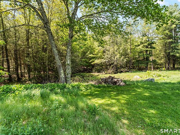 4th image of 321 Colebrook Road