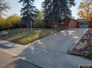 924 Country Club Rd, Casper, WY 82609