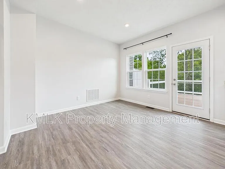 4037 N Steels Cir — Photo 21
