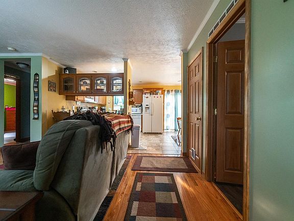 3rd image of 13006 Schubert St