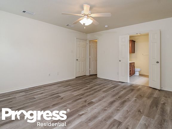 3rd image of 2208 Arrowhead Dr