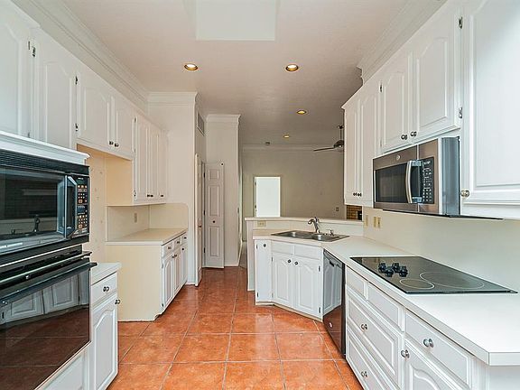 2nd image of 1814 Seabrook Dr