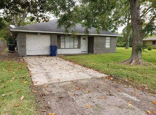 526 N Vionett Ln, Texas City, TX 77591