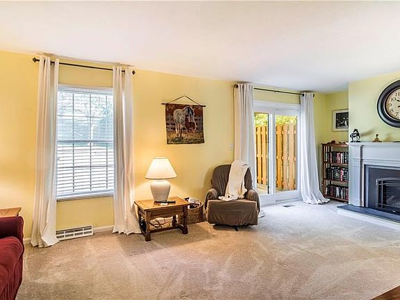 3rd image of 514 Thorncliffe Dr