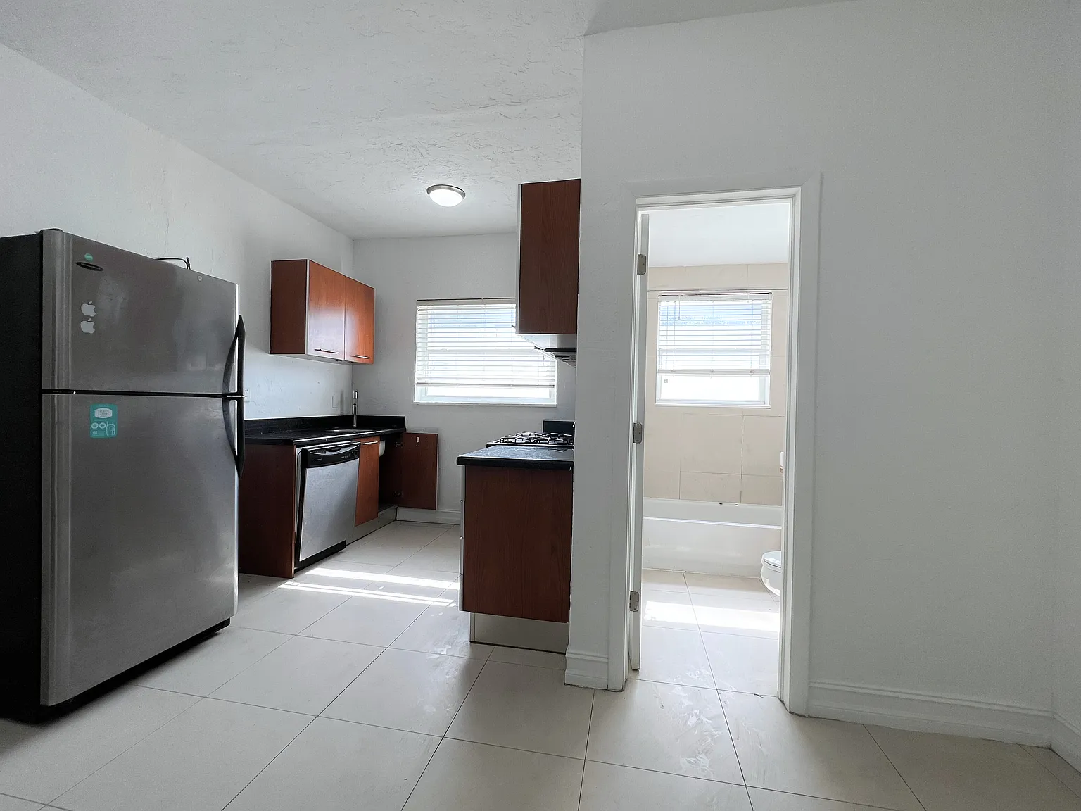 Studio, 475 sqft, $1,600 — Photo 4