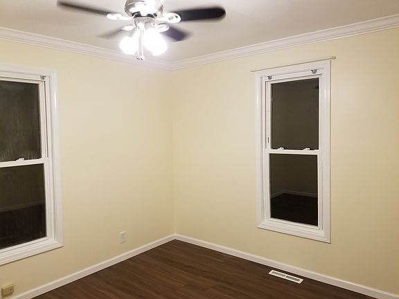 3rd image of 1004 Courtney St NW