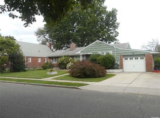 316 Harvard Rd S, Garden City, NY 11530