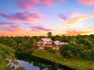 556 Cliff View Loop, Harper, TX 78631