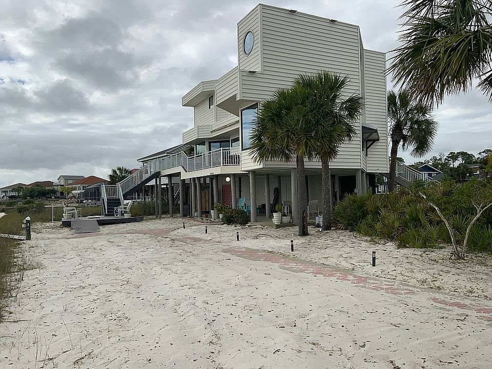 1st image of 330 Sunny Dr