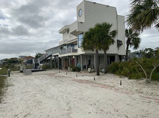 330 Sunny Dr, Mary Esther, FL 32569