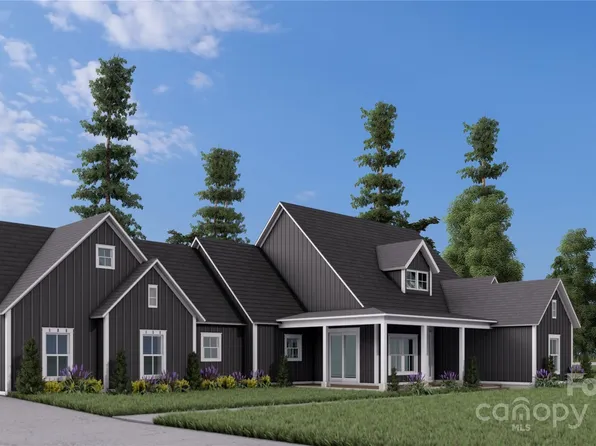 146 Haywood Park Dr, Hendersonville, NC 28791