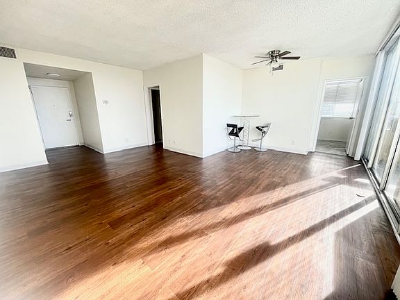 4th image of 336 S Occidental Blvd APT 908