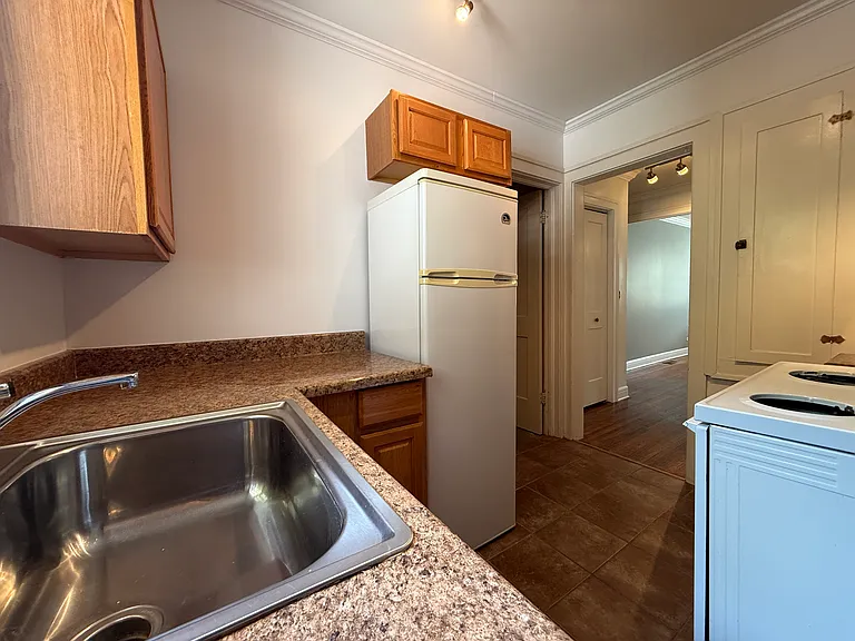 1158 E Loren St — Photo 8