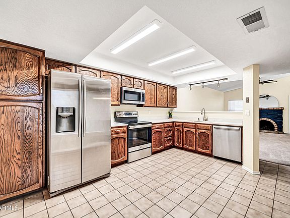3rd image of 2946 W JUNIPER Avenue