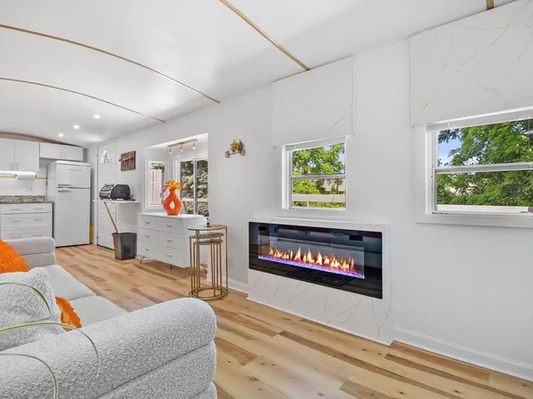 301 East Townline ROAD #C, Lake Geneva, WI 53147