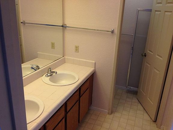 5th image of 18016 Hillwood Ln