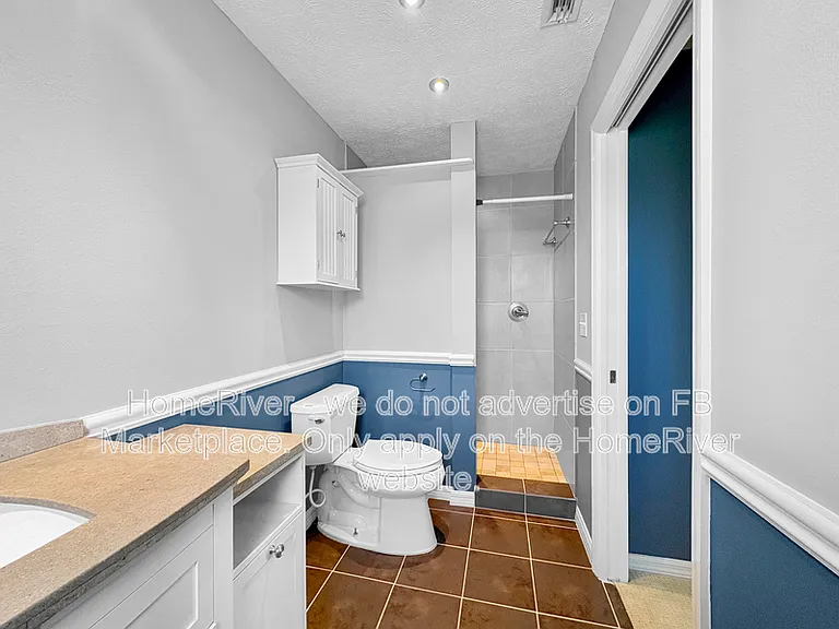 4021 NE 6th Ct — Photo 12