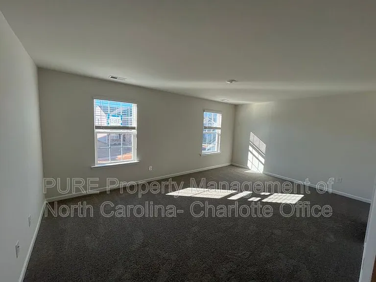 128 Sycamore Springs Dr — Photo 15