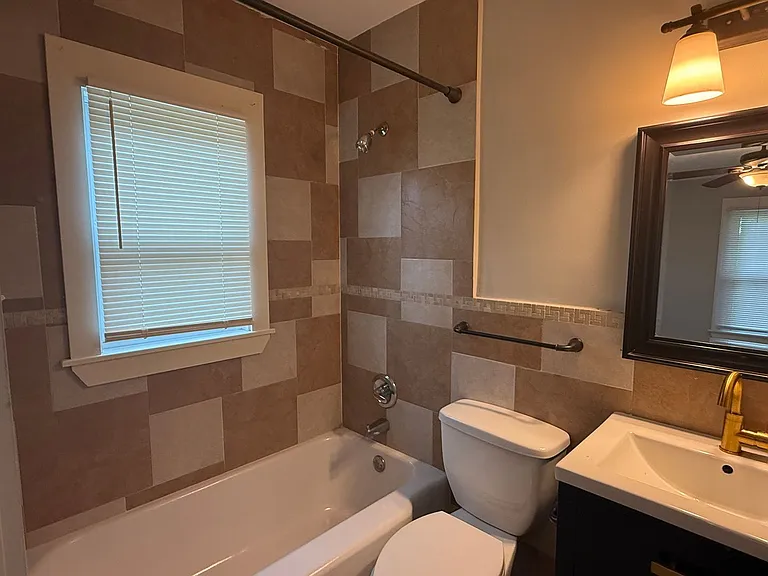 2623 Greenland Ave — Photo 7