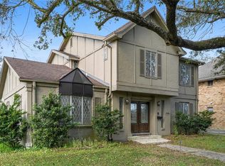 1027 Robert E Lee Blvd, New Orleans, LA 70124
