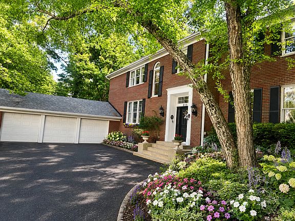 2nd image of 815 Merrill Woods Rd