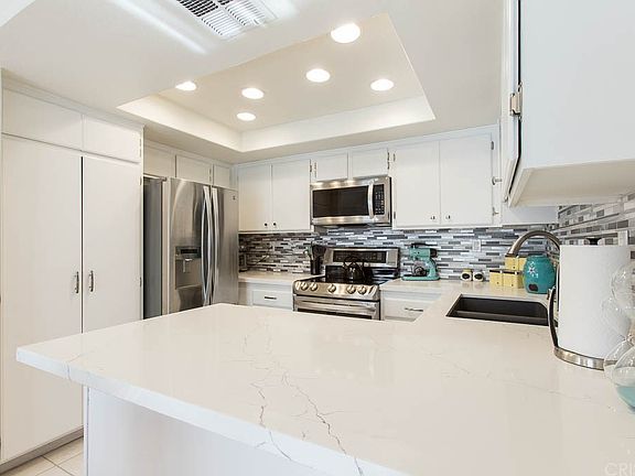 4th image of 18408 Hatteras St #10