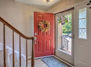 129 Sunrise Dr, Gillette, NJ 07933