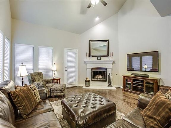 5th image of 1301 Shady Bend Dr
