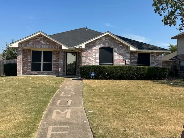 1329 Rosewood Ln, Lancaster, TX 75146