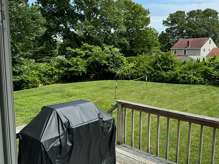 Deck / Yard / Grill