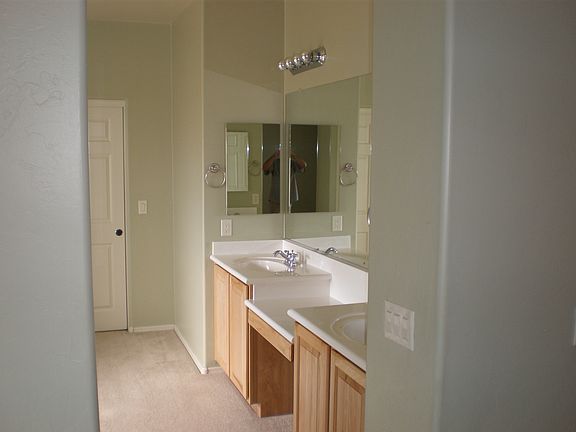 5th image of 124 E Placita Lago Del Encanto