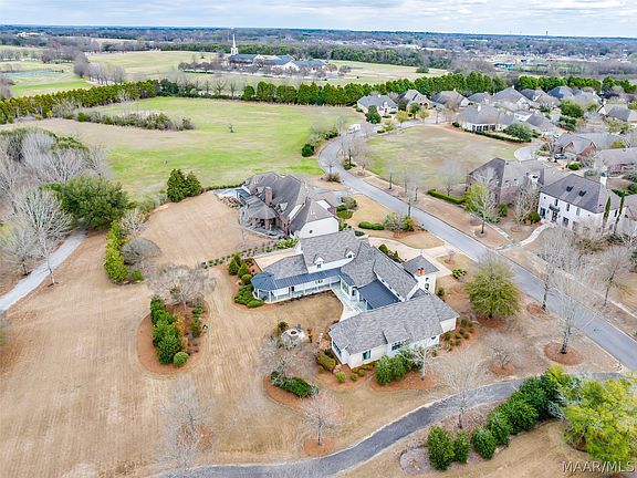 5th image of 3530 Oak Grove Cir