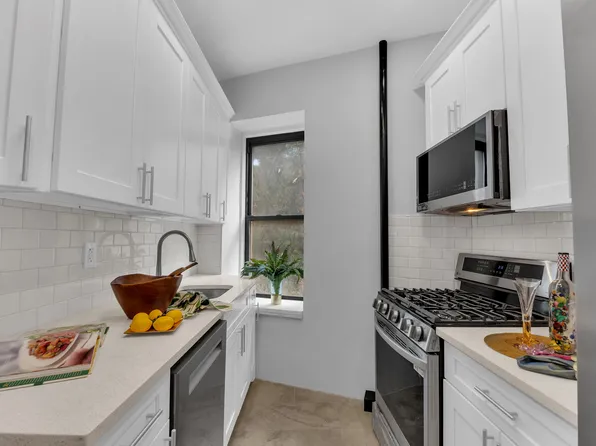 100 Hamilton Place image 12 of 19