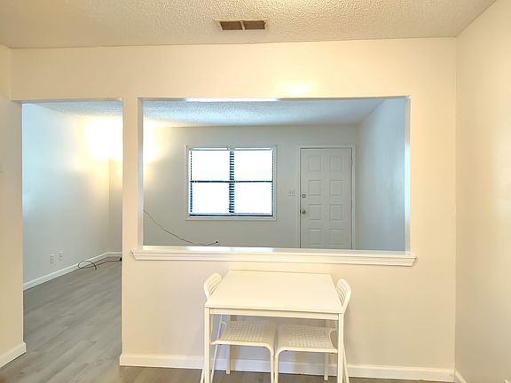 3rd image of 801 Burcale Rd APT K-1