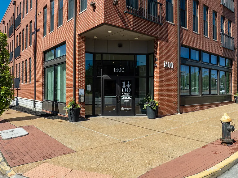 1400 Russell Apartments — Photo 22