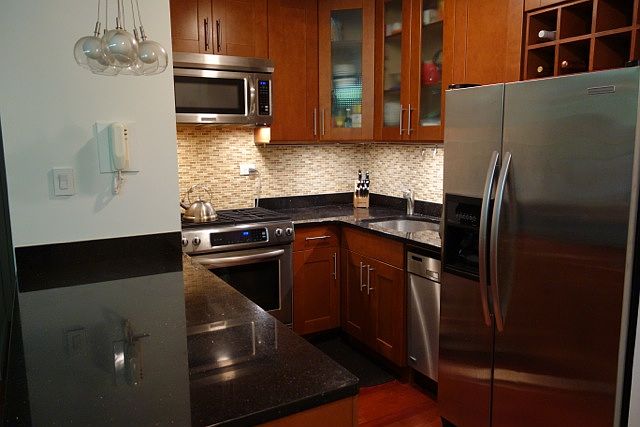2nd image of 130 W 67th St APT 6C