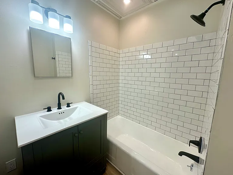 278 Pearl St #1 — Photo 7