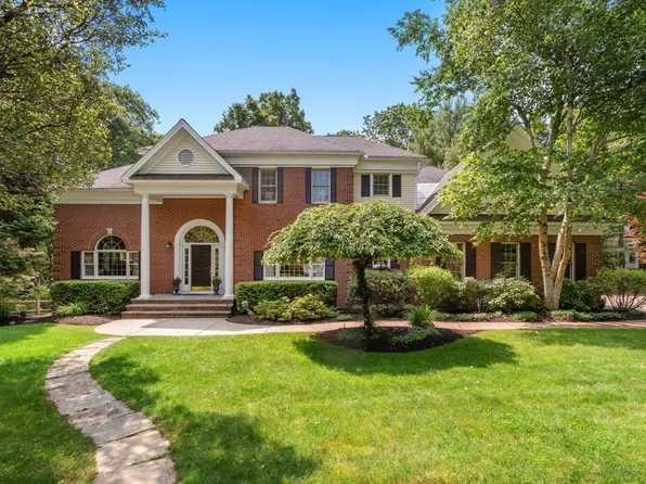 17 Moccasin Path, Natick, MA 01760