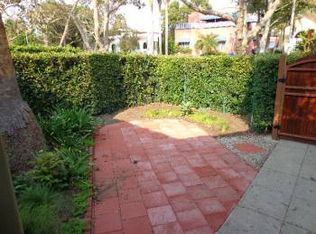 829 N Sycamore Ave, Los Angeles, CA 90038