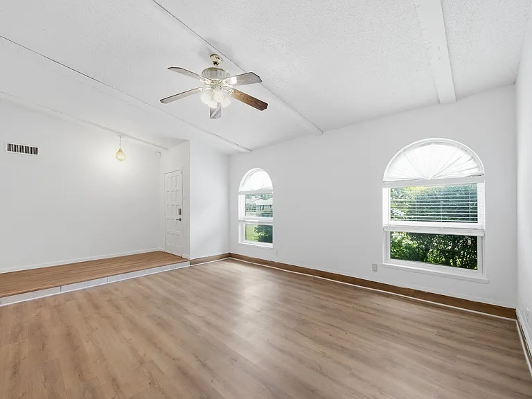 2813 Countess Dr — Photo 5