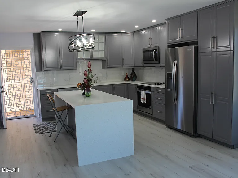 329 Wilder Blvd — Photo 10