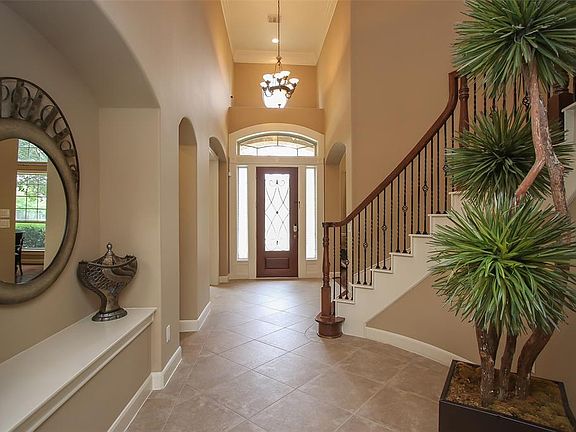 4th image of 103 Windcrest Ct