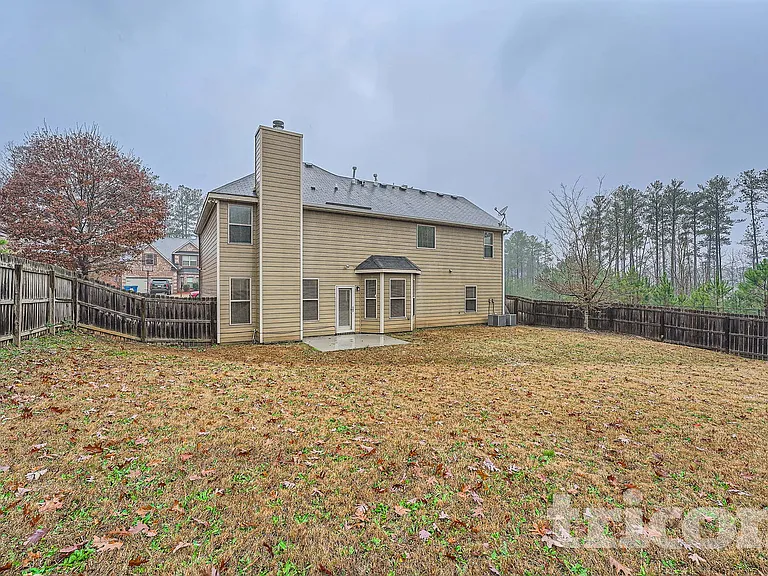 4025 Trimrose Ct — Photo 2