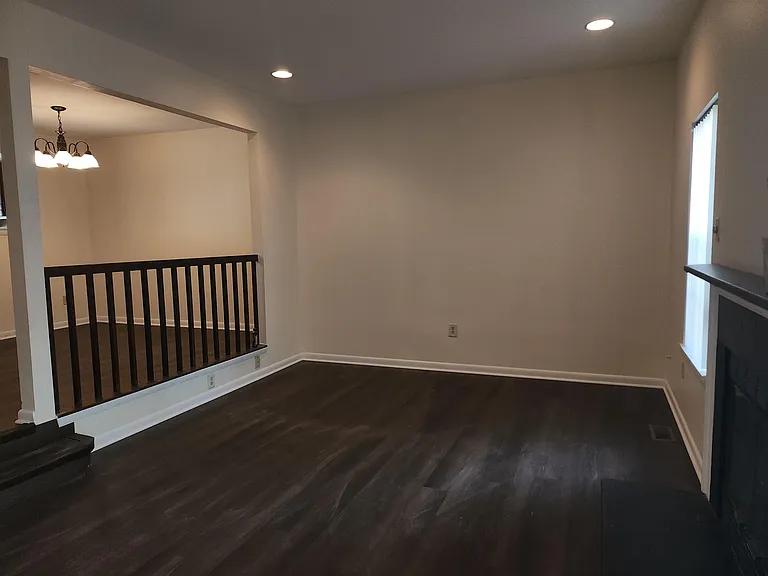 8212 Londonderry Ct — Photo 15