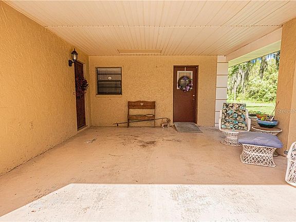 3rd image of 539 Lake Carolyn Cir